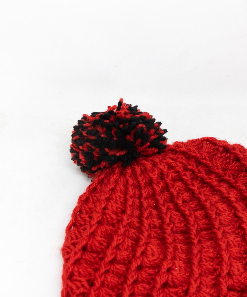 Kids Crochet Pom Beanie -Red \u0026 Black